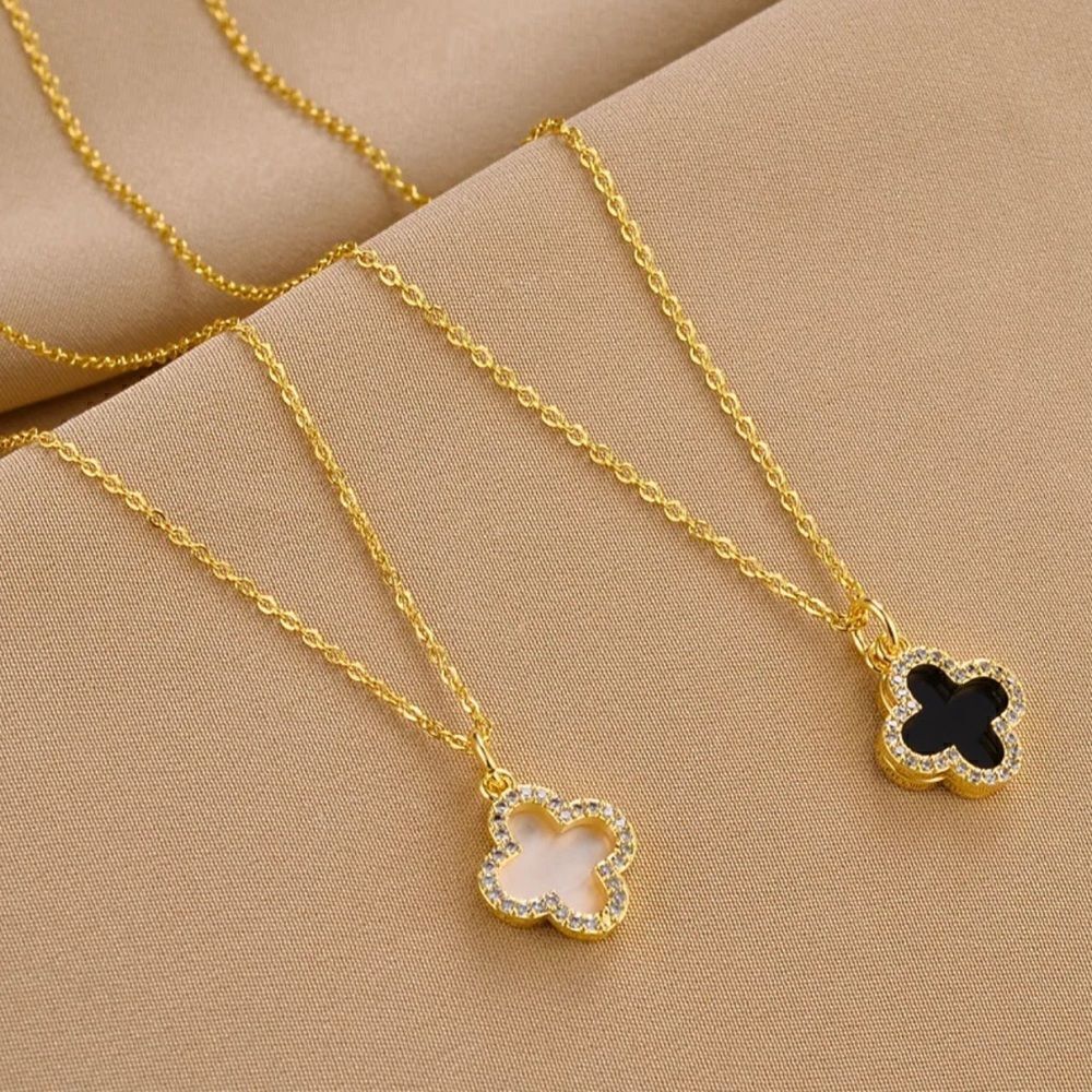 Black Onyx Clover Necklace 